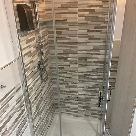 Therese 13 ベッド・アンド・ブレックファスト 4*